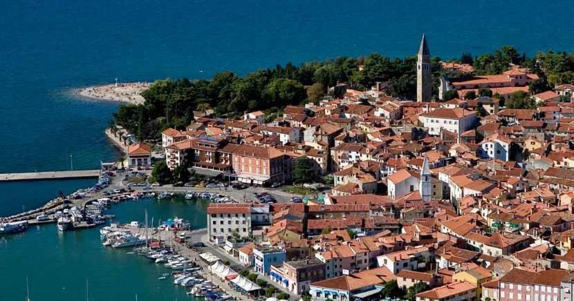 Apartments Old Isola In The Center Izola Exterior foto